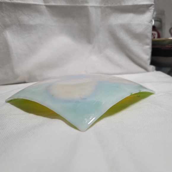 Julie Johnson Fused Glass Plate.  (876) - Picture 6 of 8